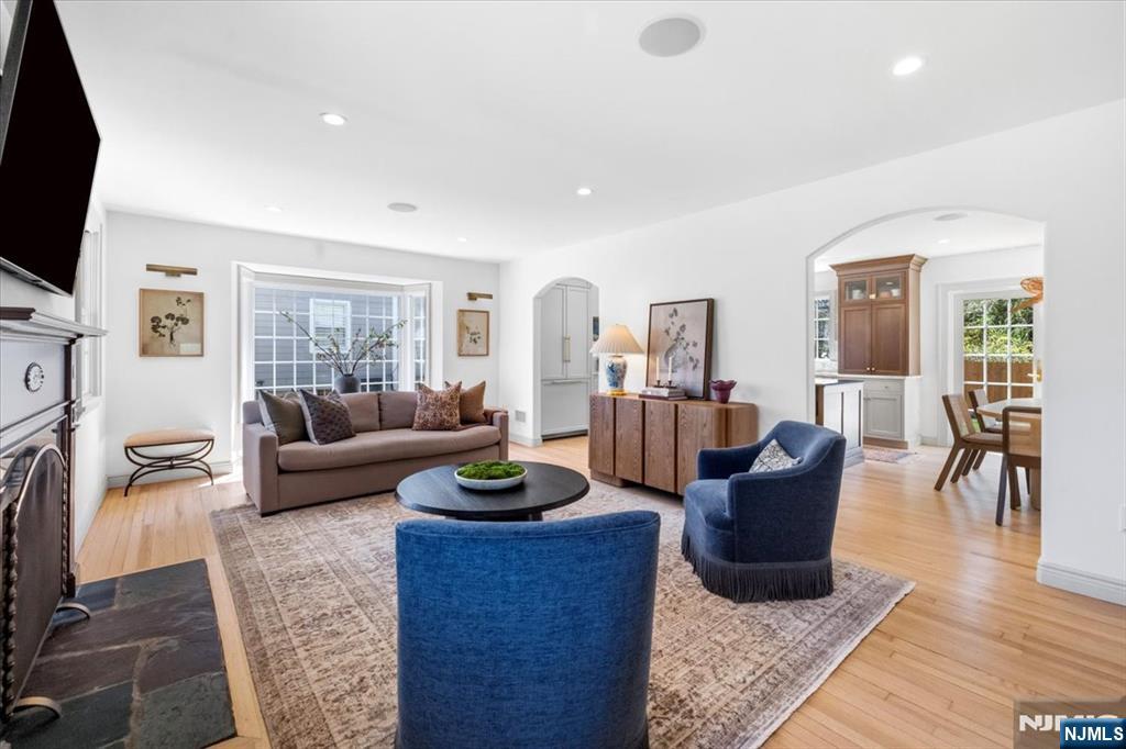 388 Beveridge Road - Photo 2