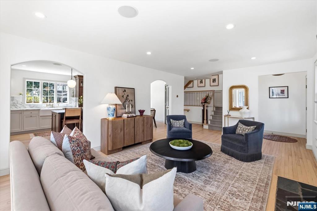 388 Beveridge Road - Photo 3