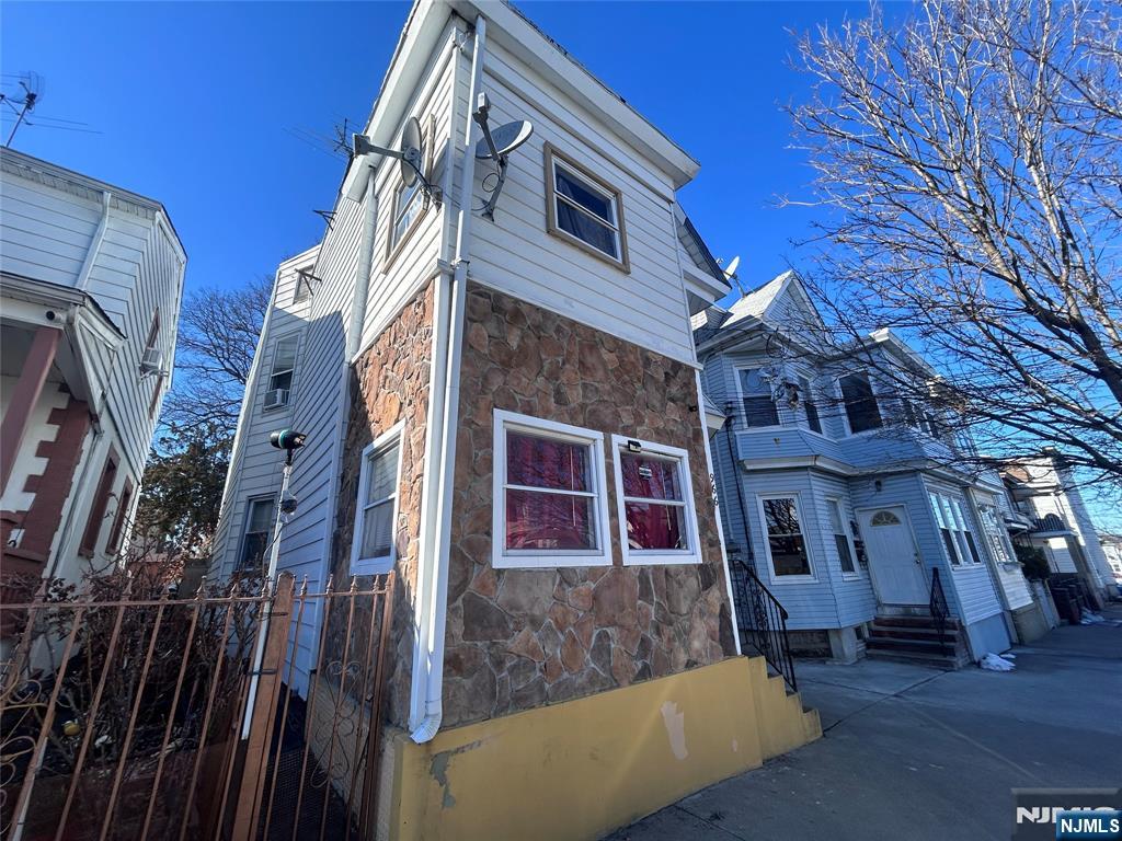966 24th Street - Photo 2