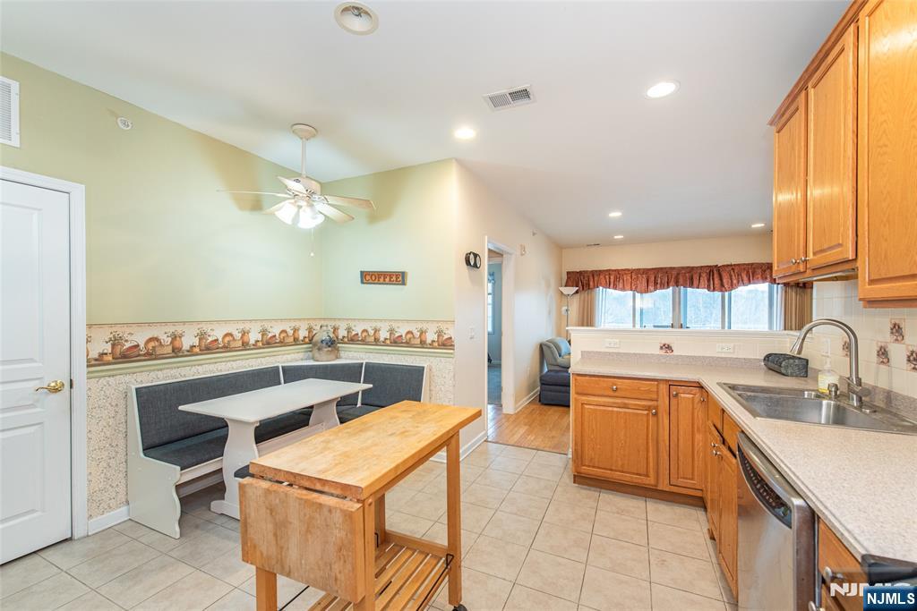 10323 Warrens Way