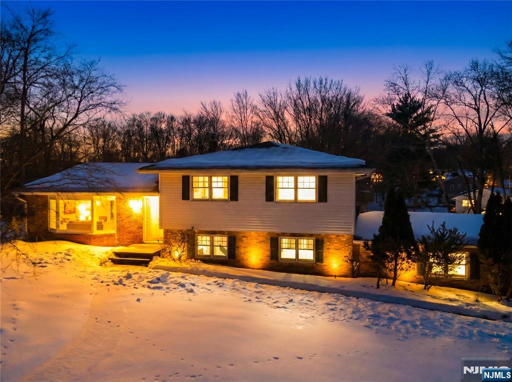 320 Adolphus Avenue, Cliffside Park, NJ, 07010