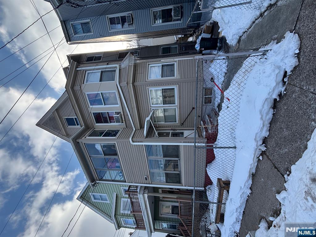 24 Doremus - Photo 1