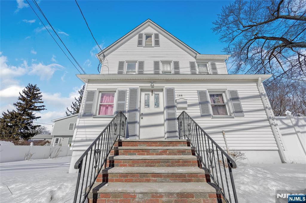 144 New Milford Ave, Dumont, NJ 07628
