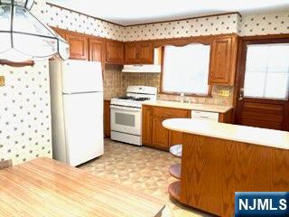 734 Louise Court, Lyndhurst, NJ, 07071