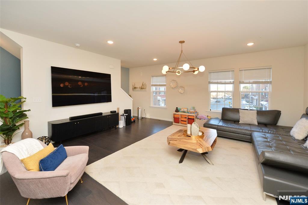 5-33 1st Street, Fair Lawn, NJ, 07410