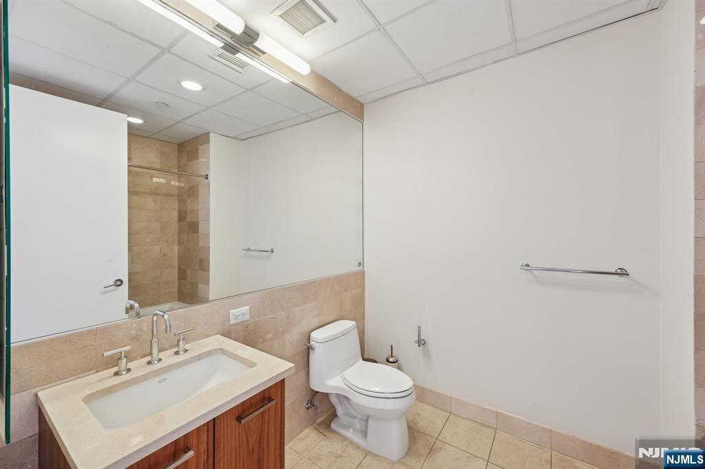 4 Beacon Way #PH 1900