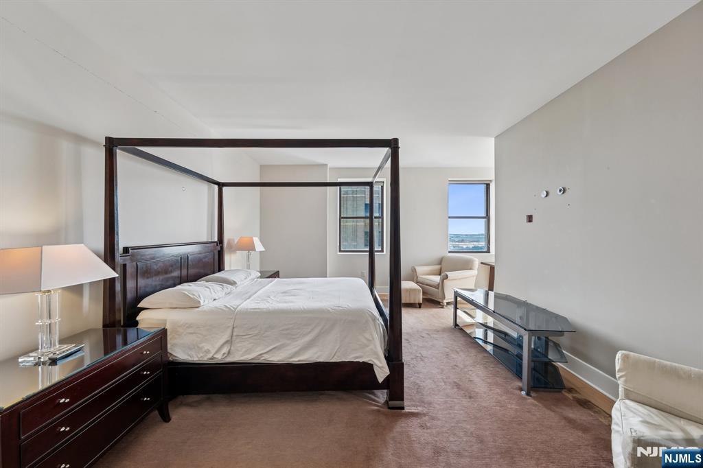 4 Beacon Way #PH 1900