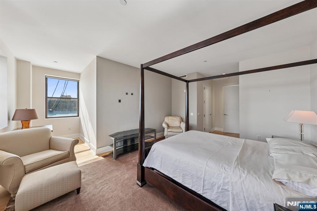 4 Beacon Way #PH 1900