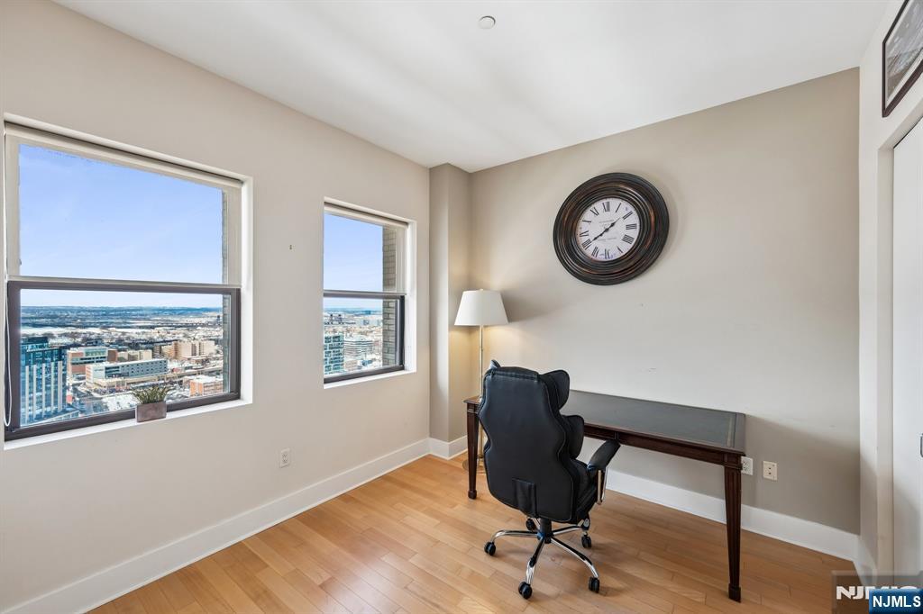 4 Beacon Way #PH 1900