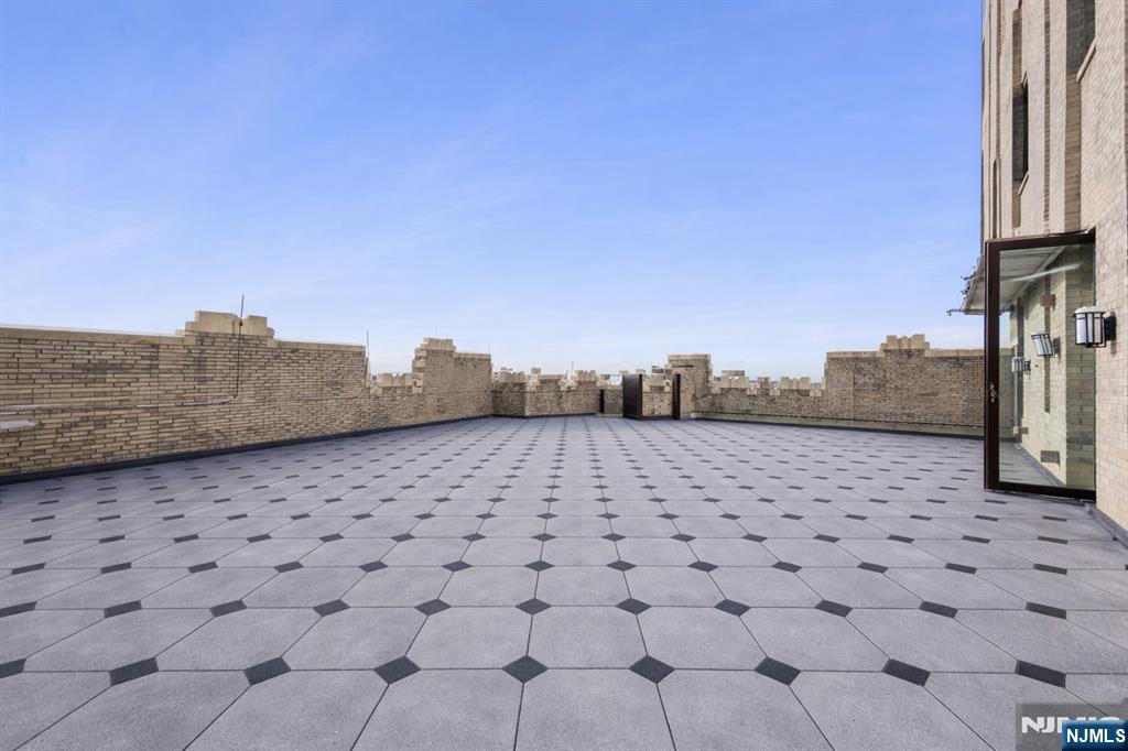 4 Beacon Way #PH 1900