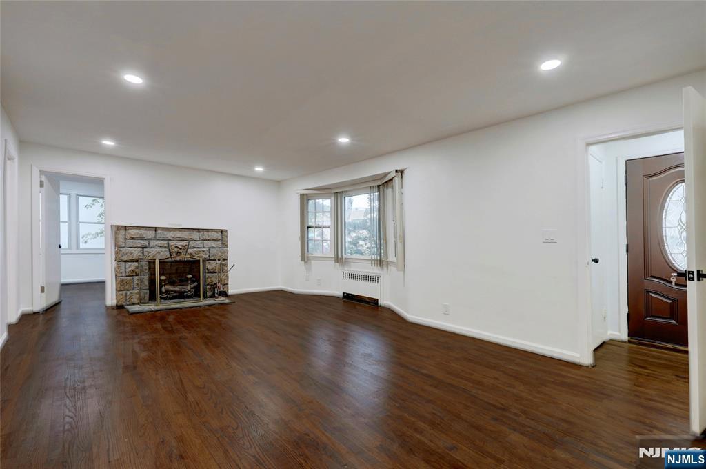 4-21 Saddle River, Fair Lawn, NJ, 07410