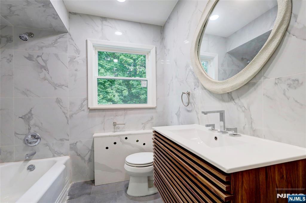 4-21 Saddle River, Fair Lawn, NJ, 07410