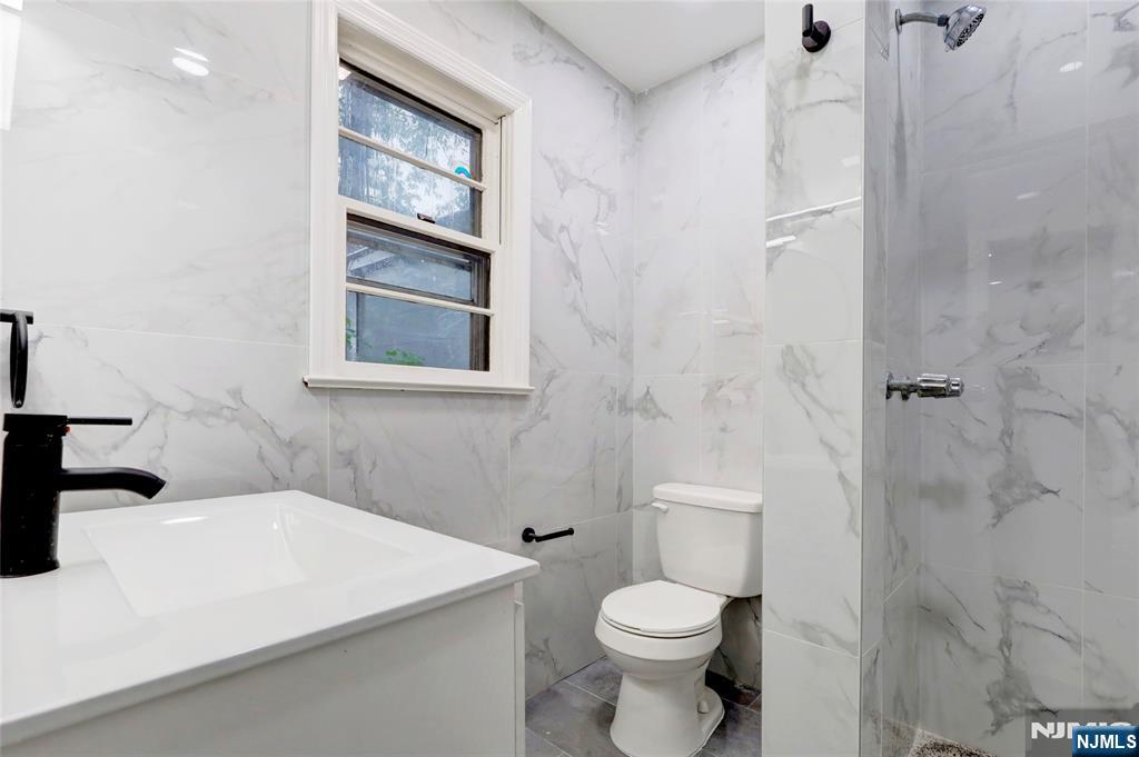 4-21 Saddle River, Fair Lawn, NJ, 07410