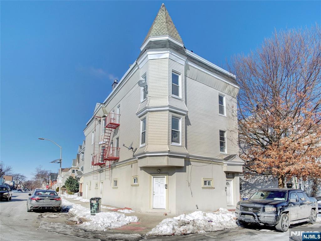 196 2nd St, Newark City, NJ, 07107