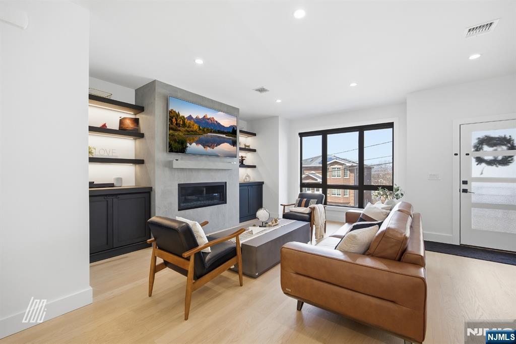 256A 7th Street - Photo 3
