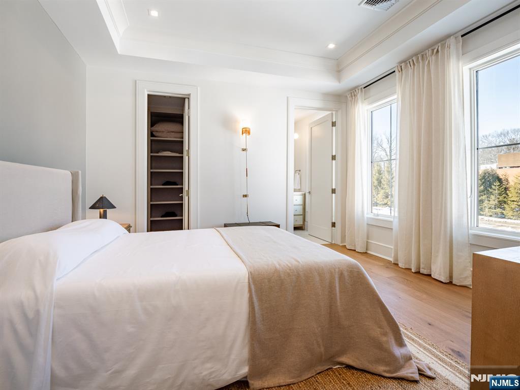 16-18 Paris Avenue #9