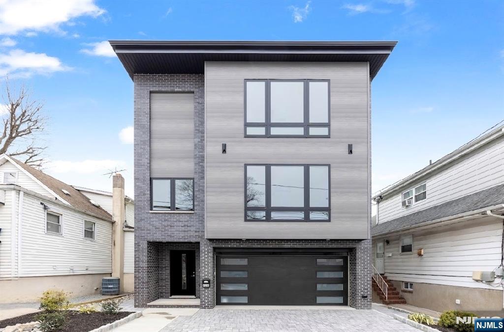 2 Skye Drive, Paramus, NJ, 07652