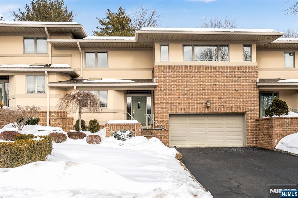 127 E Village Circle, Paramus, NJ, 07652