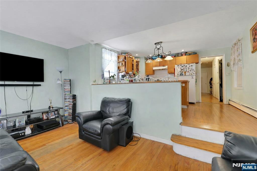 251 Grant Avenue - Photo 3