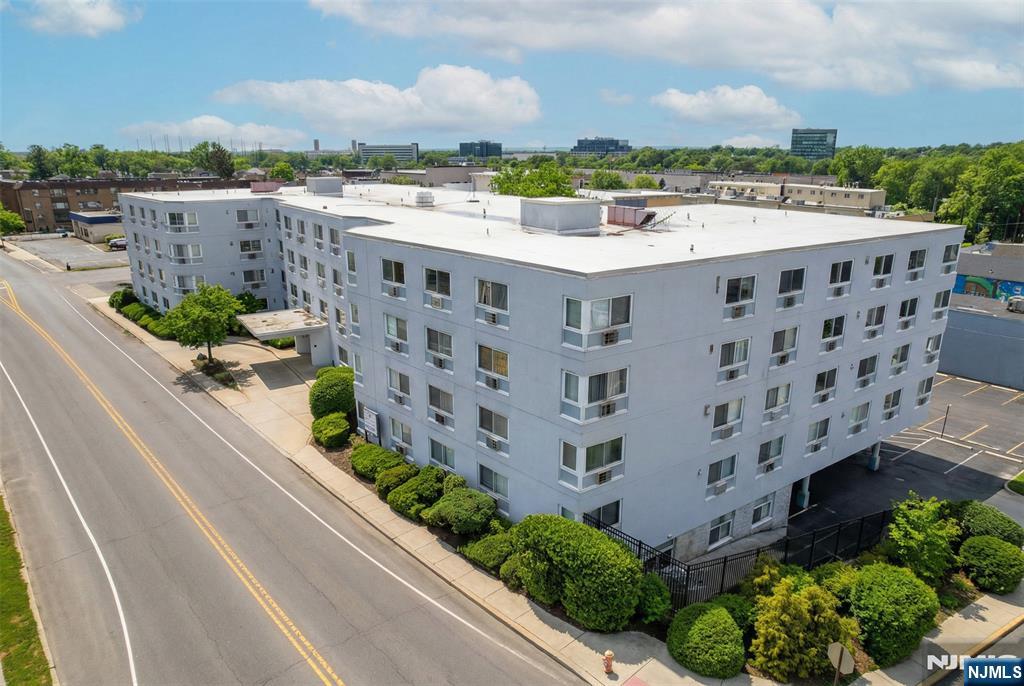 333 Grand Avenue 4B - Photo 2
