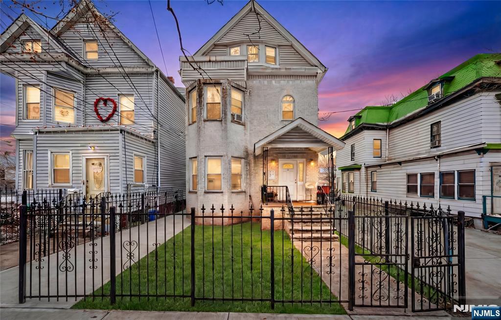 30 N 11th Street - Photo 1