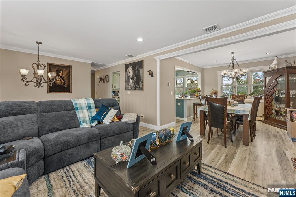 9 Chalen Court - Photo 2