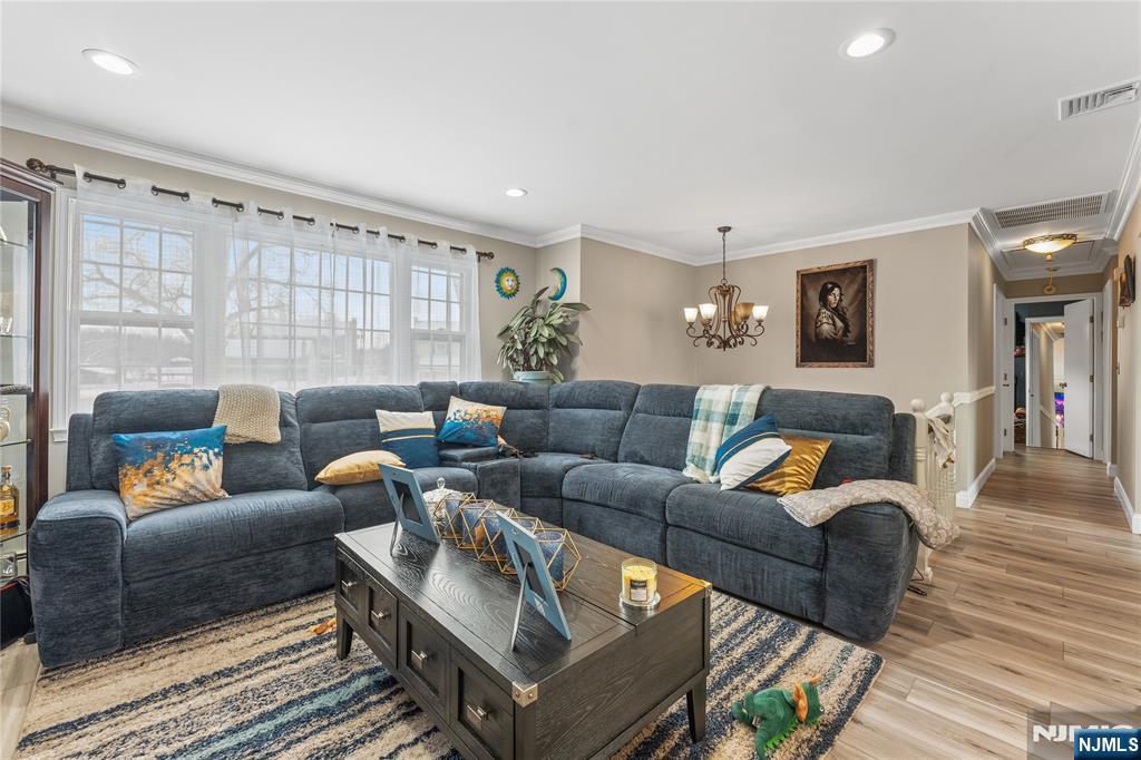 9 Chalen Court - Photo 3