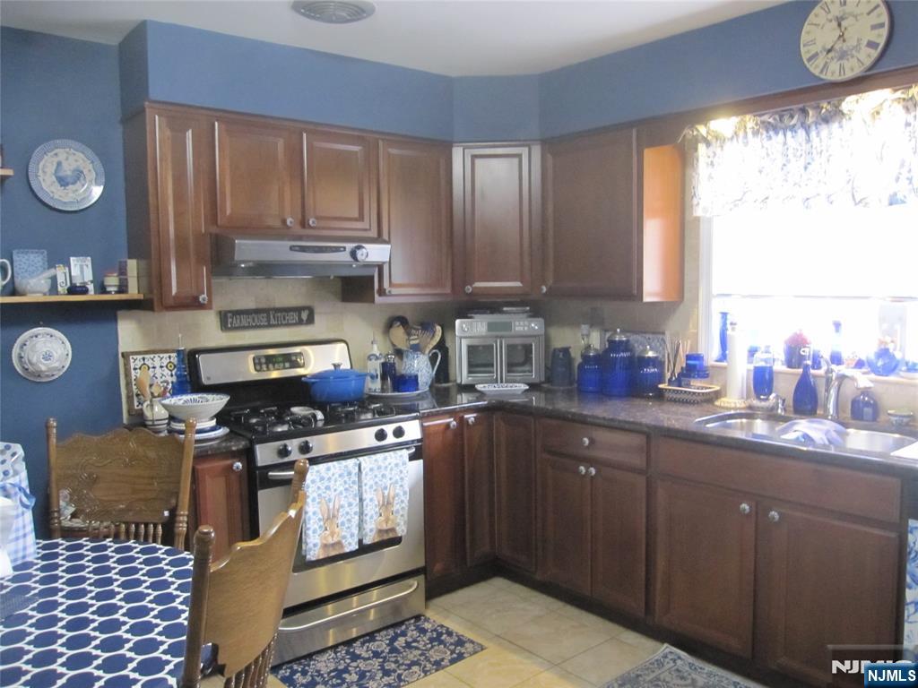 209 Tremont Avenue, Fort Lee, NJ 07024 Listing Photo  12