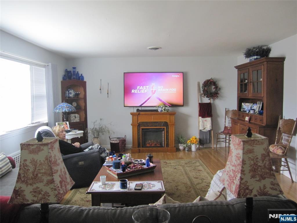 209 Tremont Avenue, Fort Lee, NJ 07024 Listing Photo  14