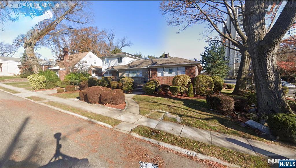 209 Tremont Avenue, Fort Lee, NJ 07024 Listing Photo  2
