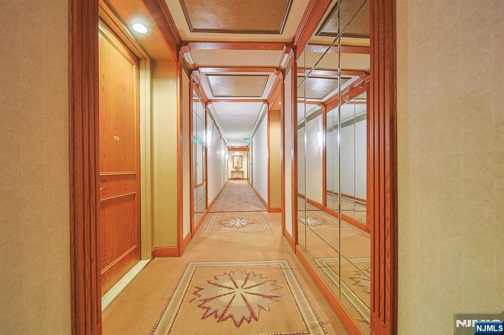 100 Carlyle Drive 16ES - Photo 4