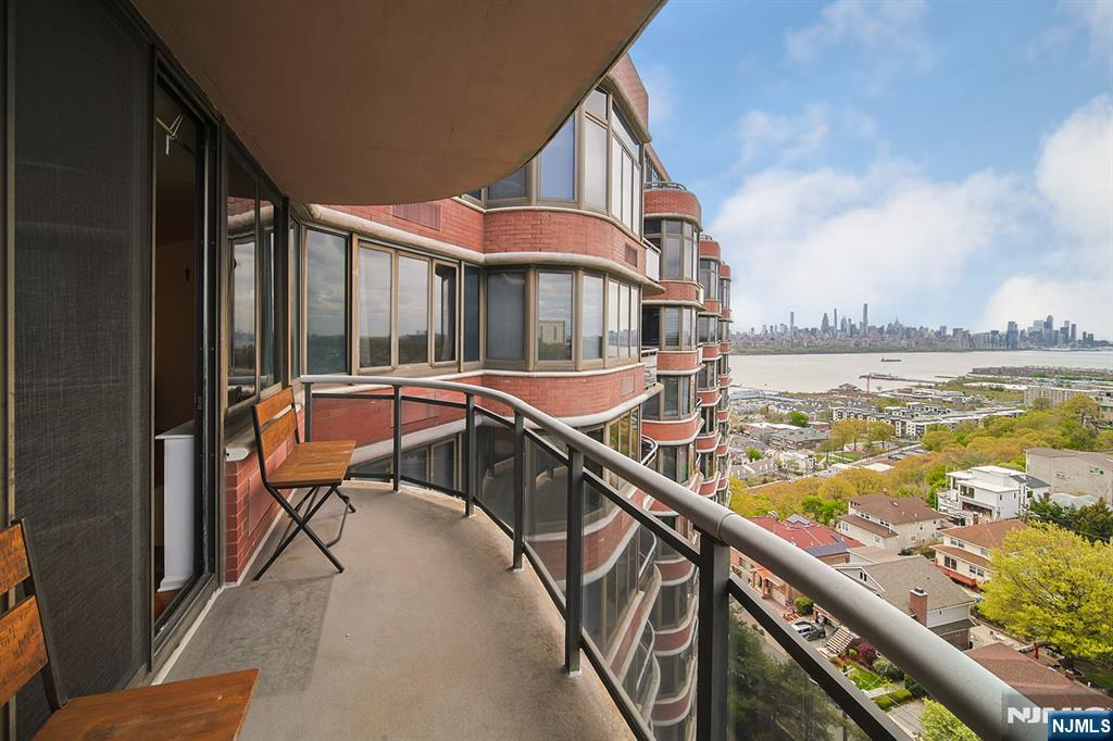 100 Carlyle Drive 16ES - Photo 5