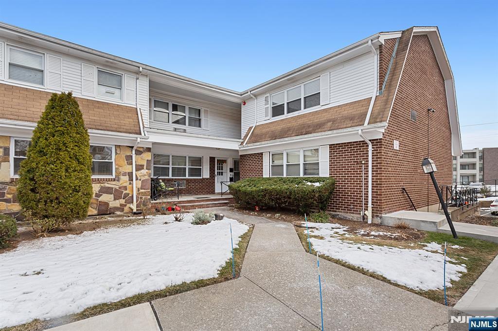 25 River Road #B11