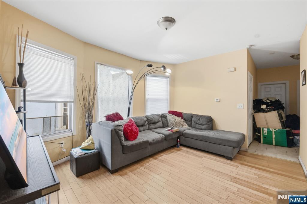 38 Mapes Avenue, Newark, NJ, 07112