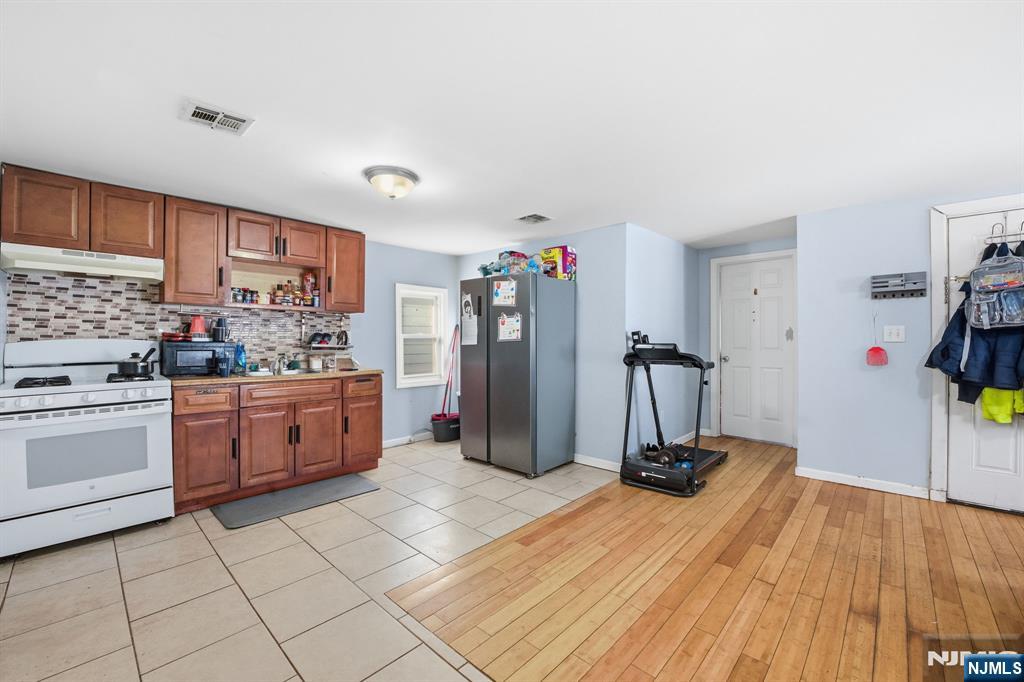 38 Mapes Avenue, Newark, NJ, 07112