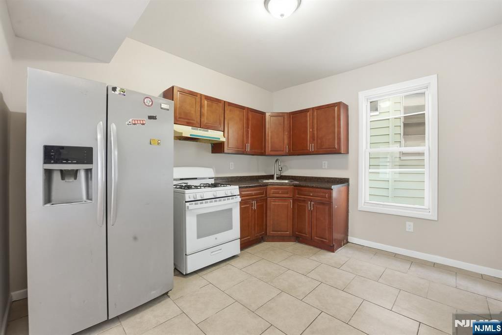 38 Mapes Avenue, Newark, NJ, 07112