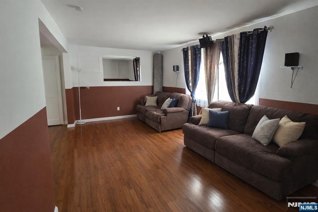 269 Delano Place - Photo 2