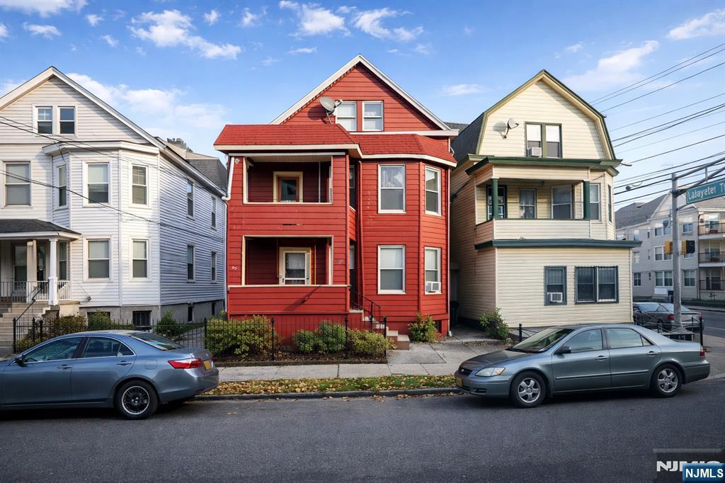 87 Rosa Parks - Photo 1