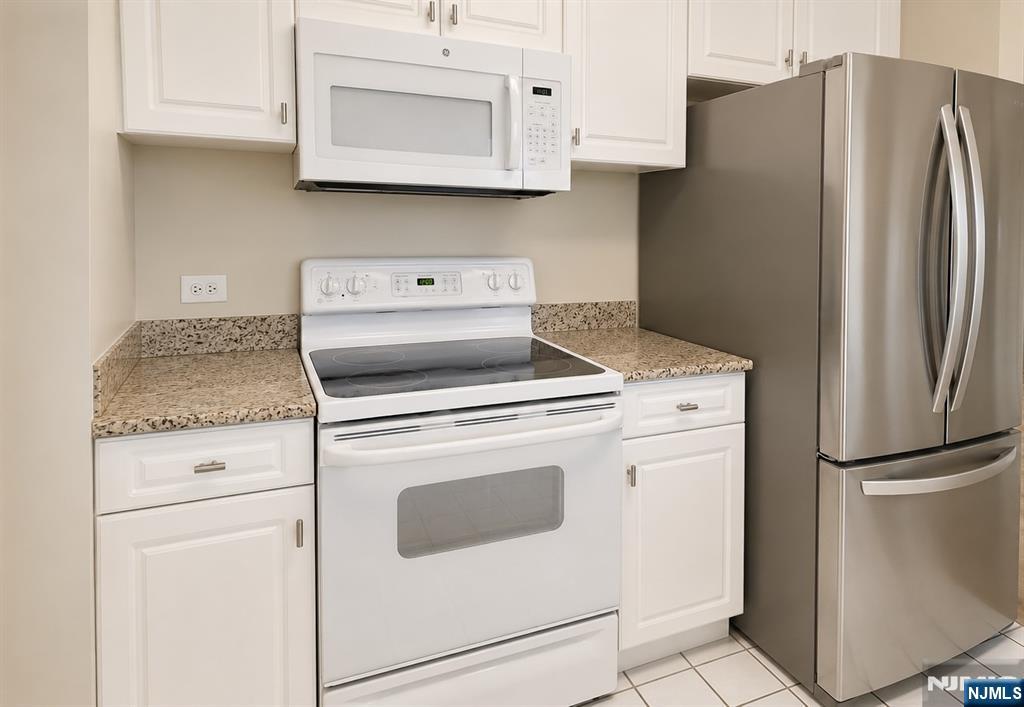 100 Old Palisade Road, #1813, Fort Lee, NJ 07024 Listing Photo  5