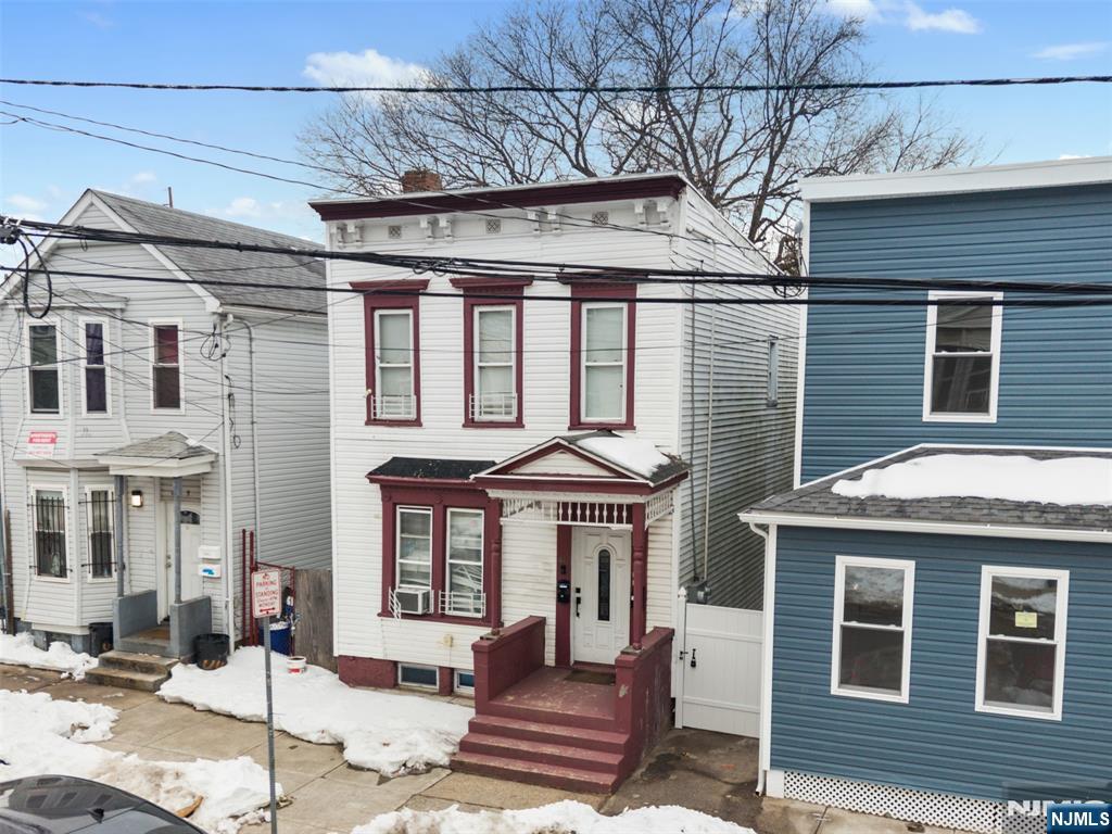 447 17th Street - Photo 1