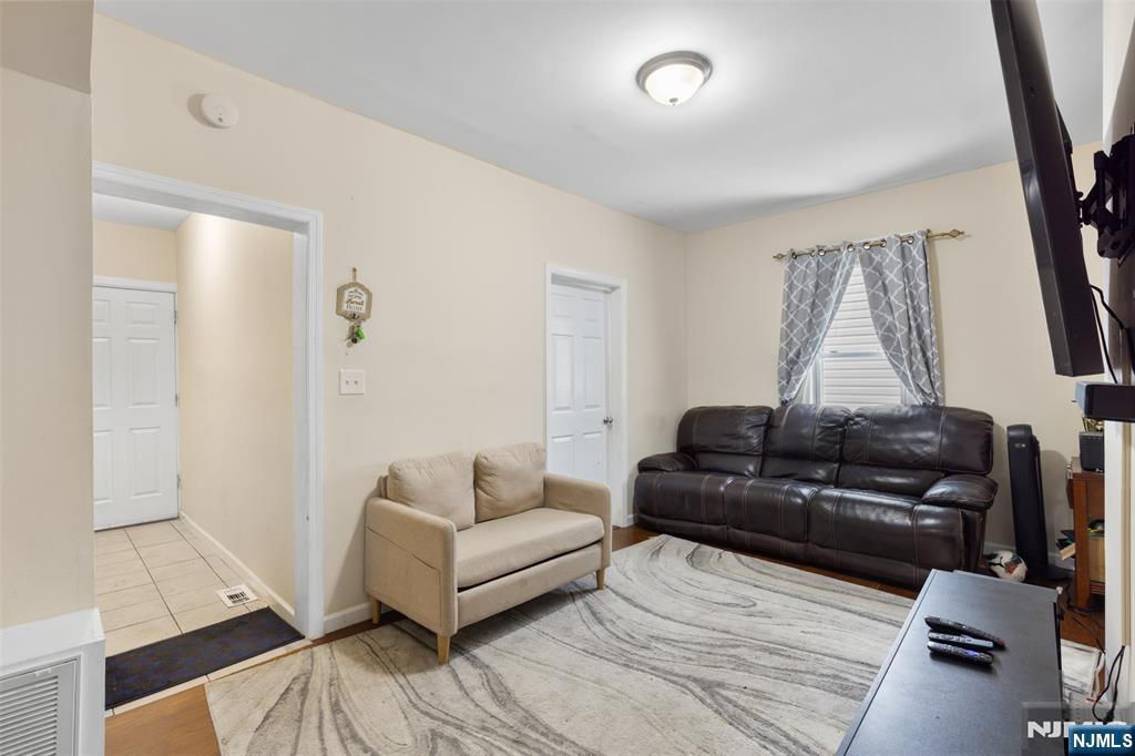 447 17th Street - Photo 3