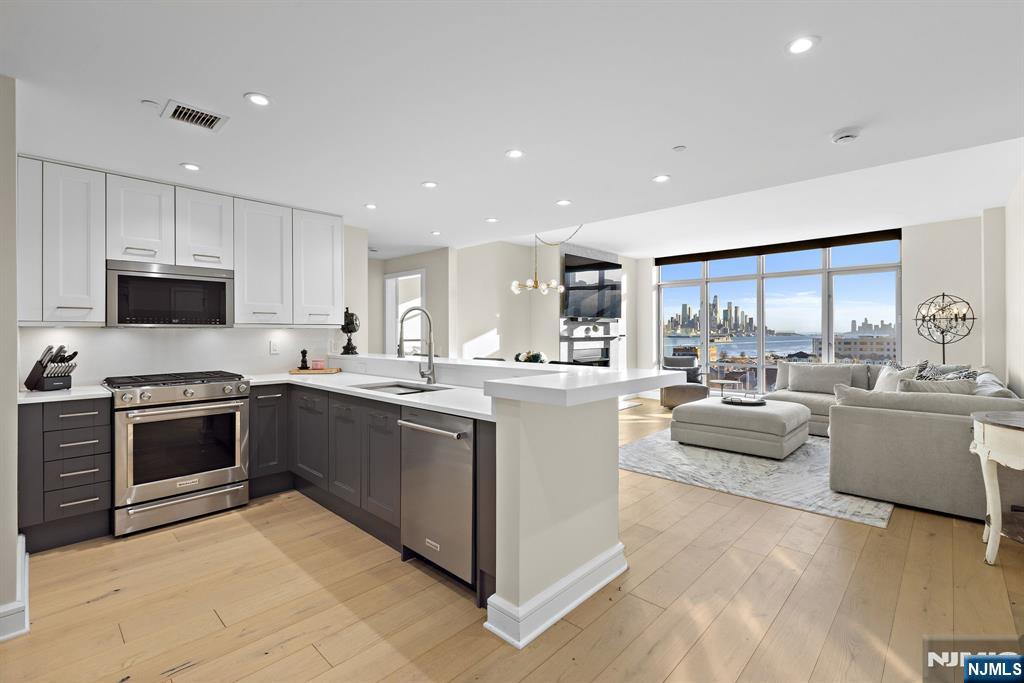 104 York Street UNIT 2A, Jersey City, NJ, 07302