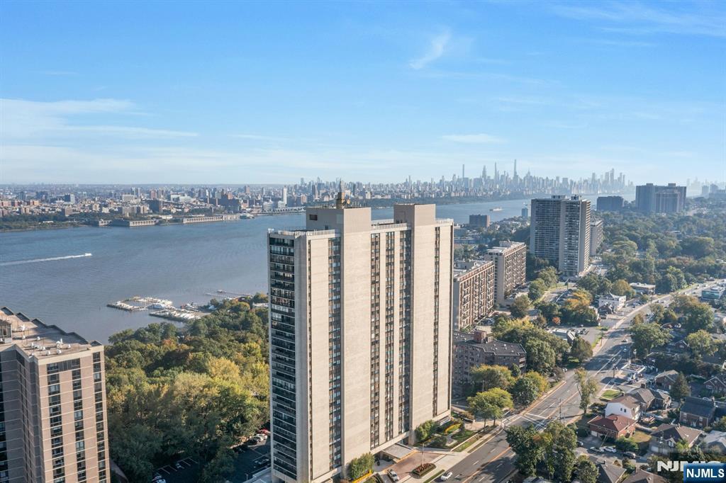 800 Palisade Avenue UNIT 23B, Fort Lee, NJ, 07024