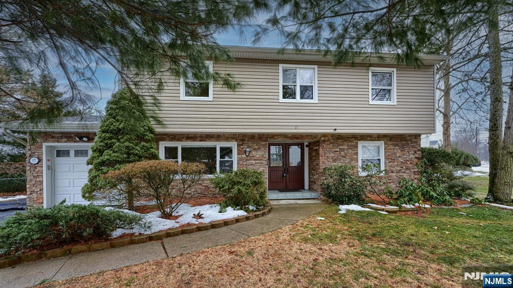 $789,000 Split Level