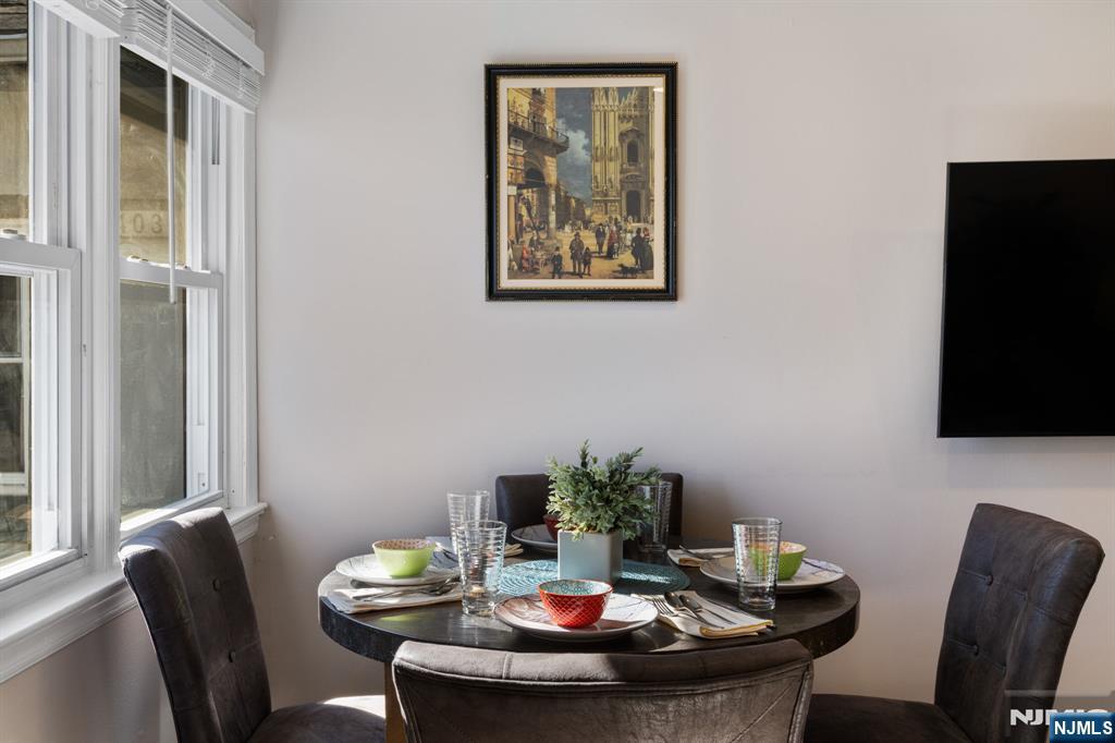 403 B Essex A - Photo 4