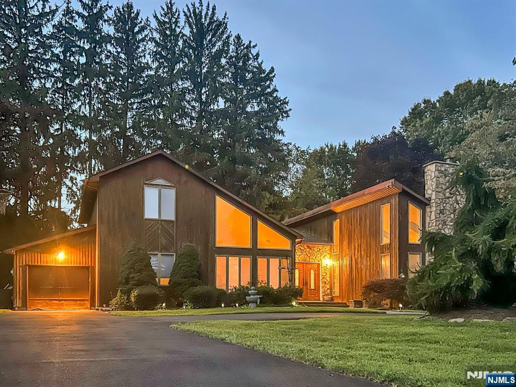 $979,000 Contemporary