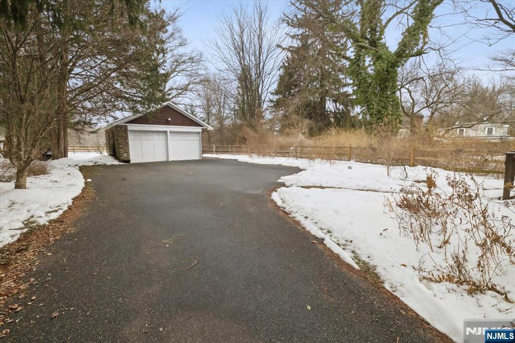 138 Chestnut Ridge Road, Saddle River, NJ, 07458