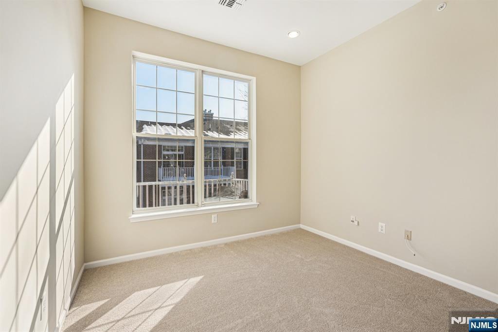 516 Four Seasons Drive