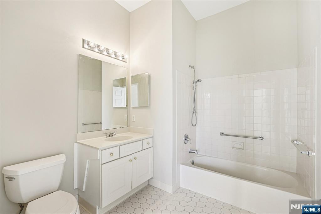 516 Four Seasons Drive