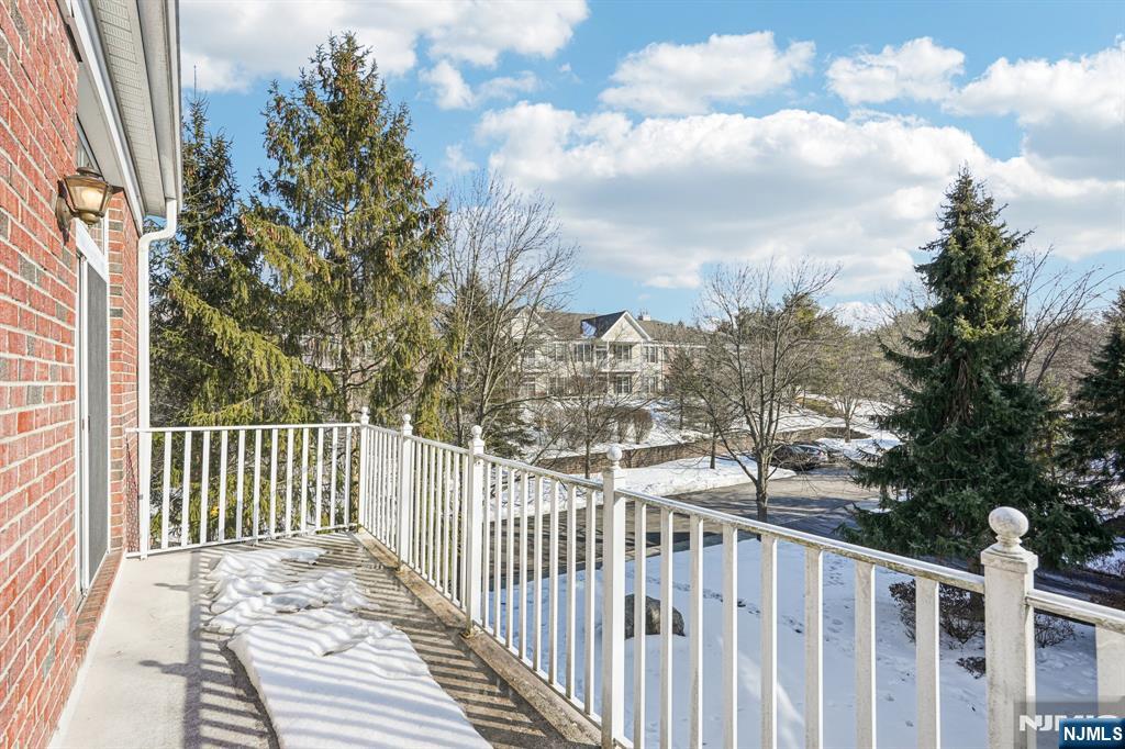 516 Four Seasons Drive